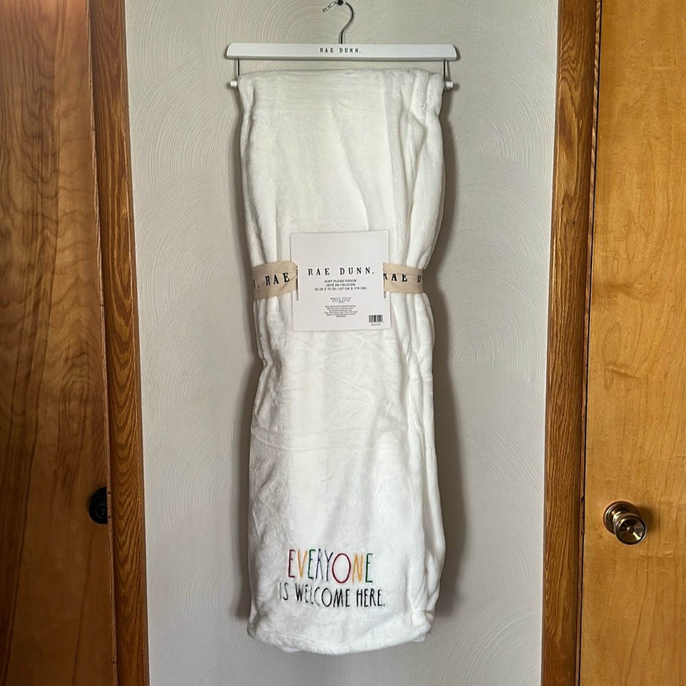 Rae Dunn Soft Plush Throw